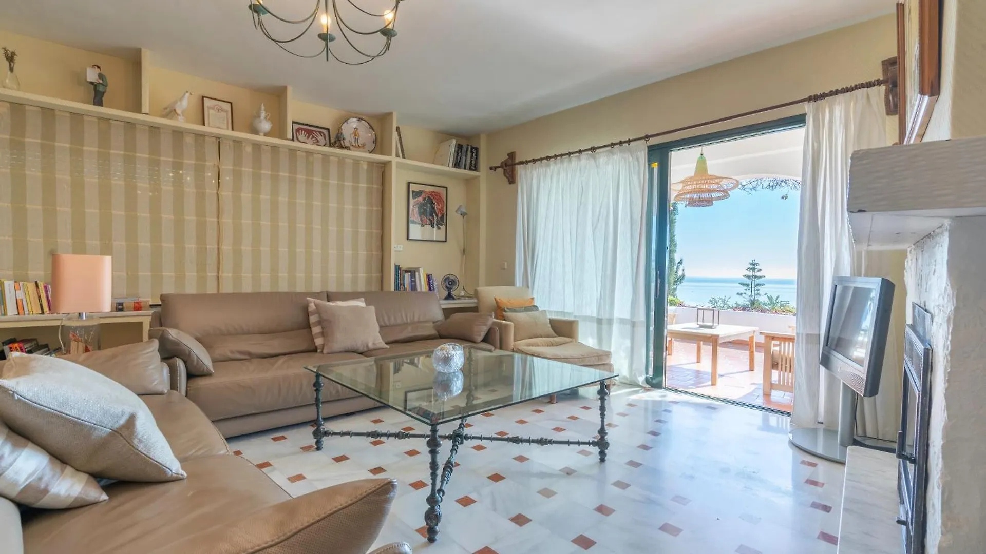 Villa Con Maravillosas Vistas Y Jardines Benalmádena